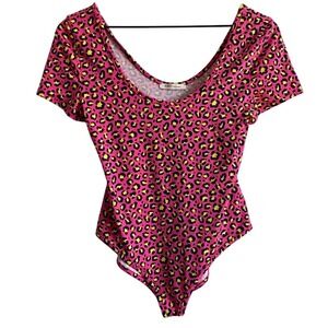 Cozy Casual Neon Pink Leopard Scoop Neck Bodysuit Top S Like New